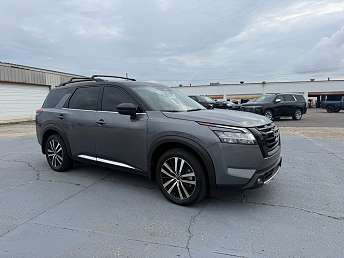 2024 Nissan Pathfinder Platinum 