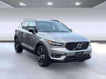 2022 Volvo XC40 T5 R-Design 