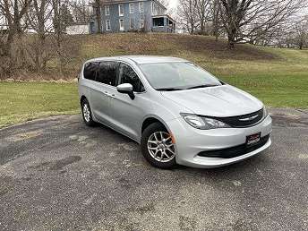 2022 Chrysler Voyager LX 