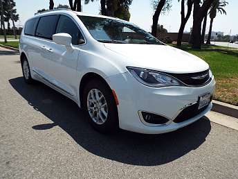 2020 Chrysler Pacifica Touring-L 