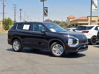 2024 Mitsubishi Outlander ES 