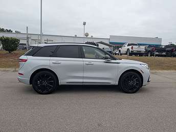 White Lincoln Corsair SUV 2025