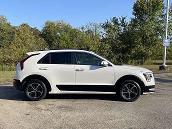 2023 Kia Niro SX 