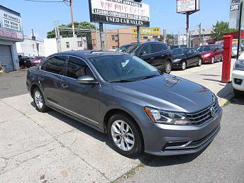 Gray Volkswagen Passat Sedan 2016