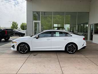 2024 Kia K5 GT-Line 