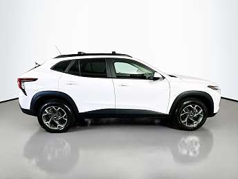White Chevrolet Trax SUV 2024