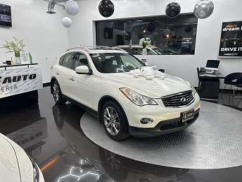 White Infiniti EX35 Journey 2012