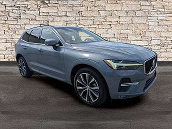 2022 Volvo XC60 B5 Momentum 
