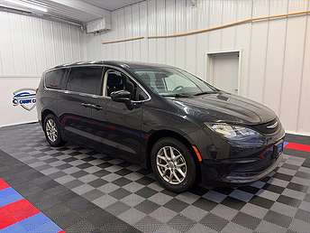 2024 Chrysler Voyager LX 