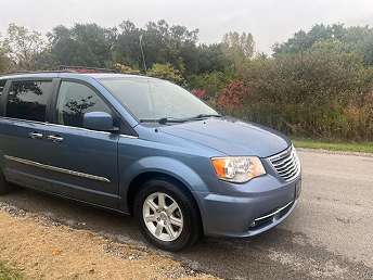 2011 Chrysler Town & Country Touring 