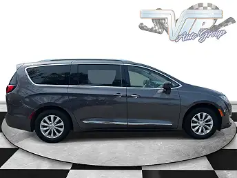 2019 Chrysler Pacifica Touring-L