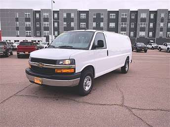 2025 Chevrolet Express 3500 