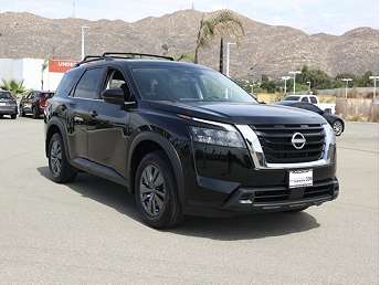 2025 Nissan Pathfinder SV 
