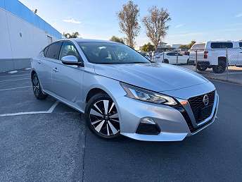 2021 Nissan Altima SV 