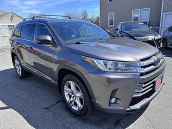 Gray Toyota Highlander SUV 2018