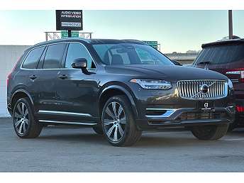 2025 Volvo XC90 T8 Core 