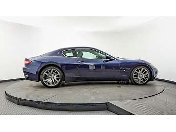 Blue Maserati GranTurismo Base 2009