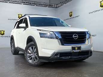 2022 Nissan Pathfinder SV 