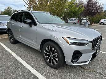 2025 Volvo XC60 B5 Plus 