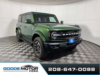 Green Ford Bronco SUV 2025