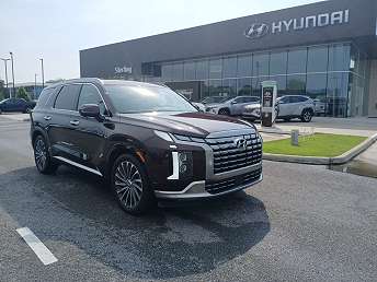 Burgundy Palisade SUV 2024