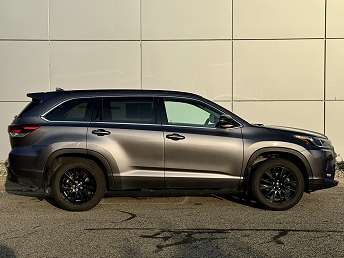 2019 Toyota Highlander SE 