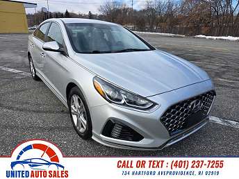 Silver Hyundai Sonata Sedan 2018