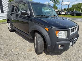 Black Honda Element EX 2006