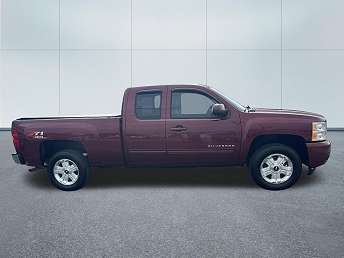 Red Chevrolet Silverado 1500 LT 2013
