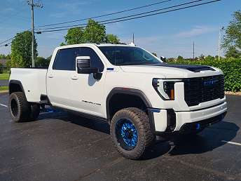 2025 GMC Sierra 3500HD Denali 