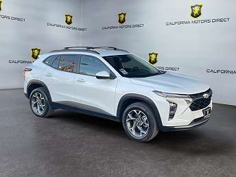 White Chevrolet Trax SUV 2024