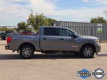 2023 Nissan Titan SV 