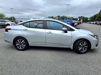 2023 Nissan Versa SV 