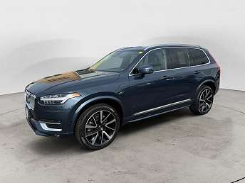 2023 Volvo XC90 B5 Plus 