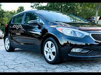 Black Kia Forte5 LX 2016