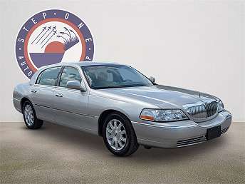 Used 2010 Lincoln Town Car Signature Limited for Sale Near