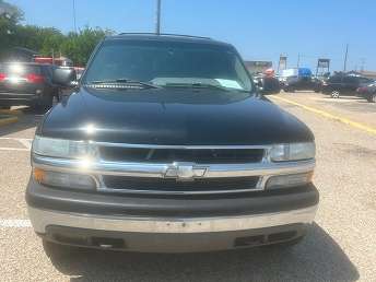 Black Suburban 1500 SUV 2002