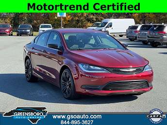 Red Chrysler 200 Sedan 2017