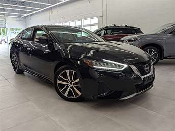 Black Nissan Maxima Sedan 2023