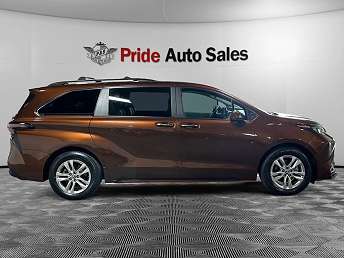 2024 Toyota Sienna XLE 