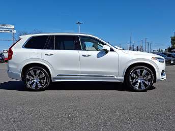 2023 Volvo XC90 T8 Plus 
