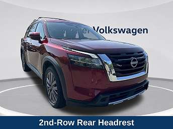 2024 Nissan Pathfinder SL 