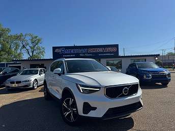 2023 Volvo XC40 B4 Core 