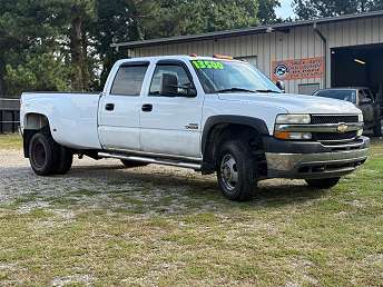 White Chevrolet Silverado 3500 Pickup 2002