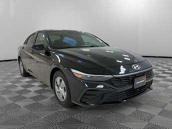 2024 Hyundai Elantra SE 