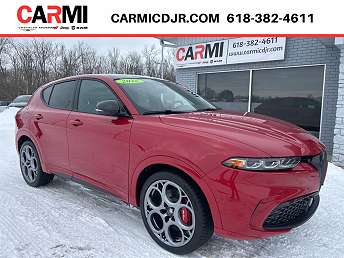 Red Alfa Romeo Tonale Tributo Italiano 2025