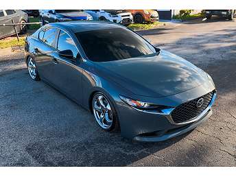 2023 Mazda Mazda3 Carbon Edition 