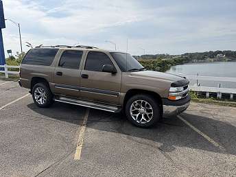 Beige Chevrolet Suburban 1500 SUV 2003
