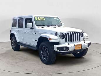 2023 Jeep Wrangler Sahara 