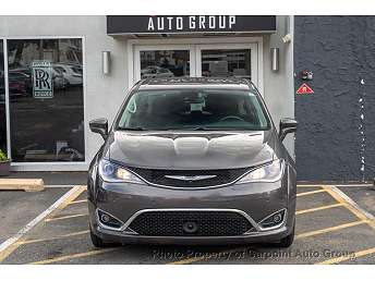 2020 Chrysler Pacifica Touring 